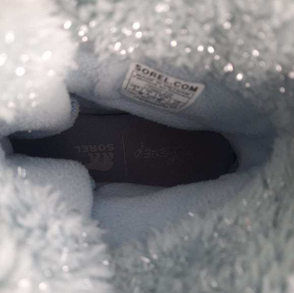 Girls Disney Frozen II Sorel Size 3 Waterproof Snow Boots - Picture 7 of 10